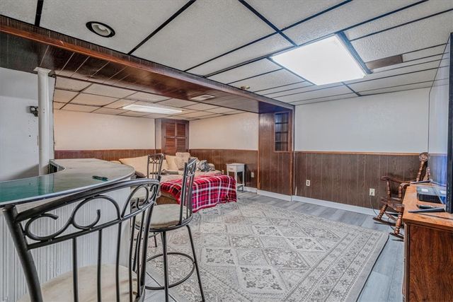 954 Ellen Dr, Baldwin Boro, PA 15227