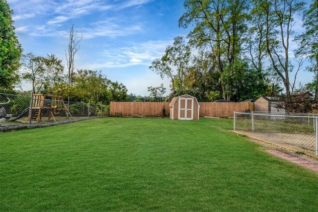 954 Ellen Dr, Baldwin Boro, PA 15227