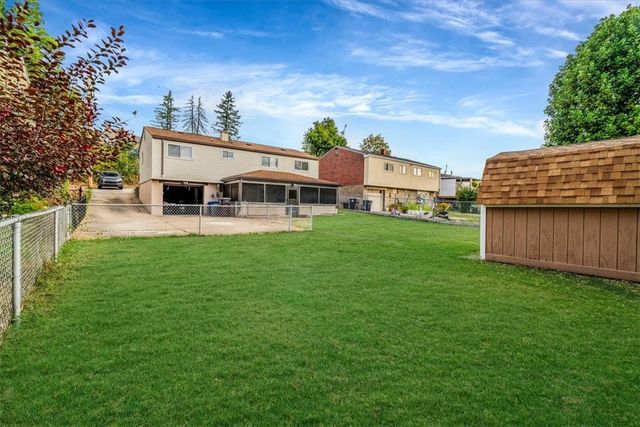 954 Ellen Dr, Baldwin Boro, PA 15227