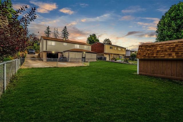 954 Ellen Dr, Baldwin Boro, PA 15227