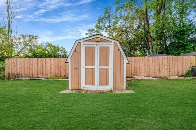 954 Ellen Dr, Baldwin Boro, PA 15227