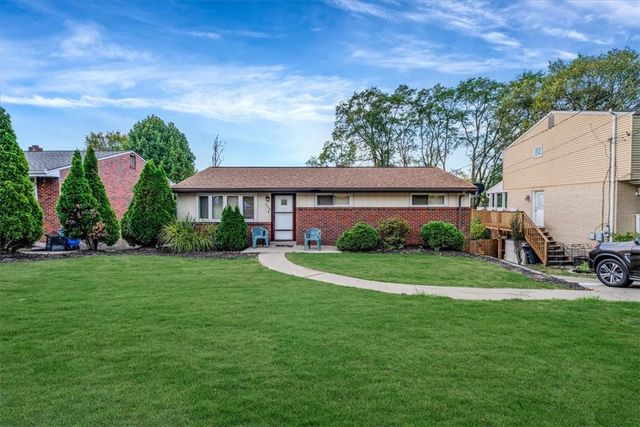 954 Ellen Dr, Baldwin Boro, PA 15227