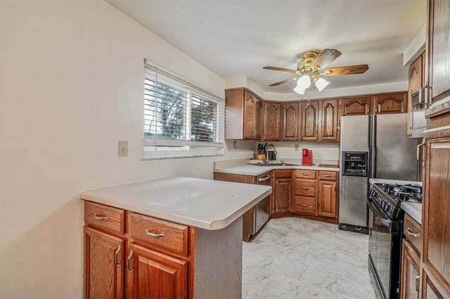 954 Ellen Dr, Baldwin Boro, PA 15227