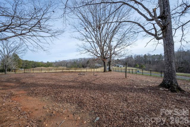 385 Lissara Lodge Drive, Lewisville, NC 27023