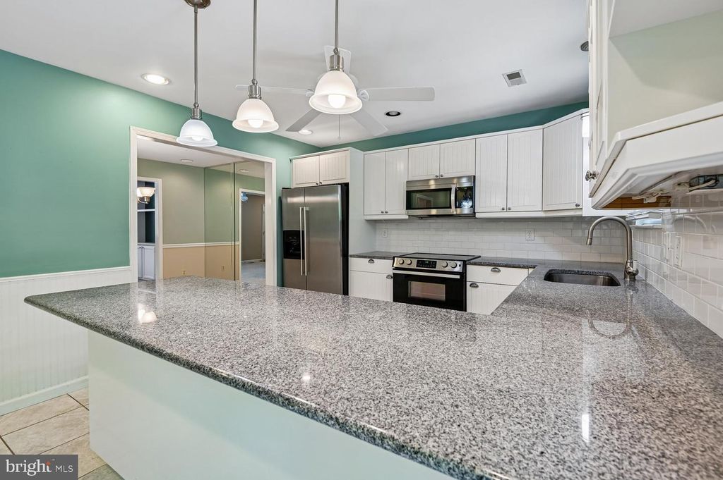 Image 11 of property listing at 434 PEACH CT, Annapolis, MD 21409