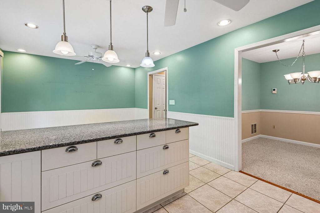 Image 12 of property listing at 434 PEACH CT, Annapolis, MD 21409