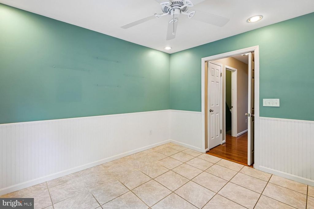 Image 15 of property listing at 434 PEACH CT, Annapolis, MD 21409