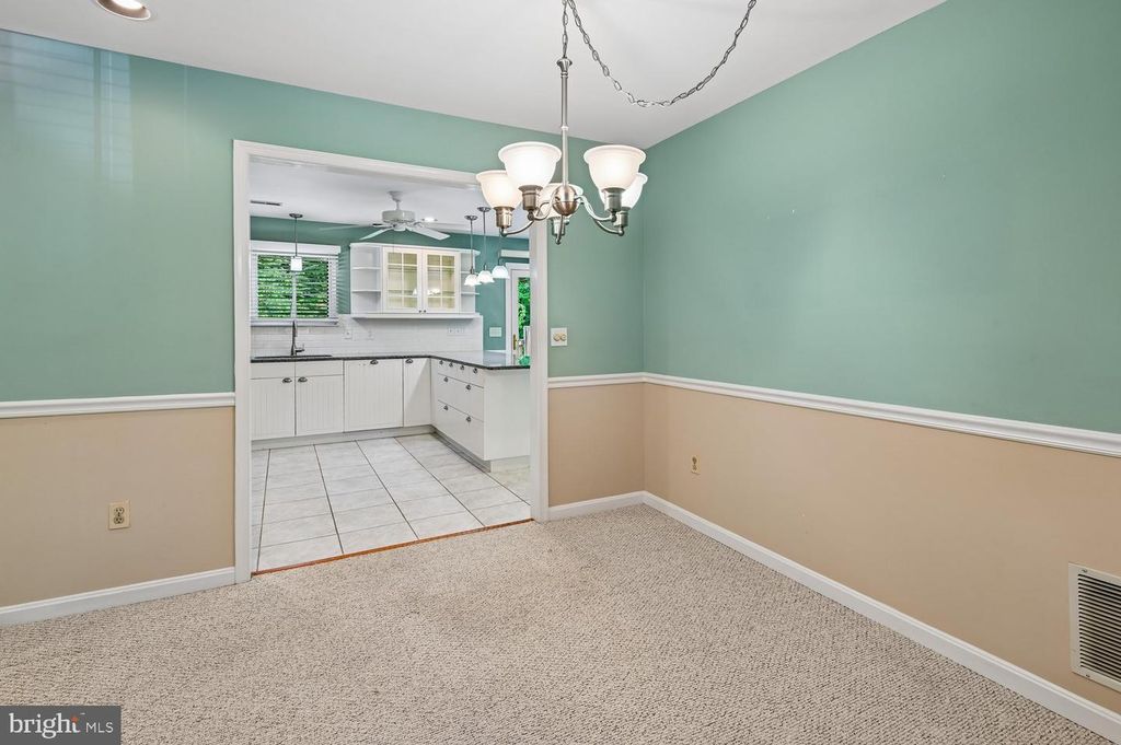 Image 16 of property listing at 434 PEACH CT, Annapolis, MD 21409