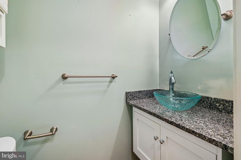 Image 20 of property listing at 434 PEACH CT, Annapolis, MD 21409