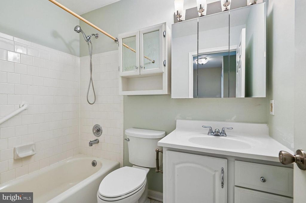 Image 34 of property listing at 434 PEACH CT, Annapolis, MD 21409