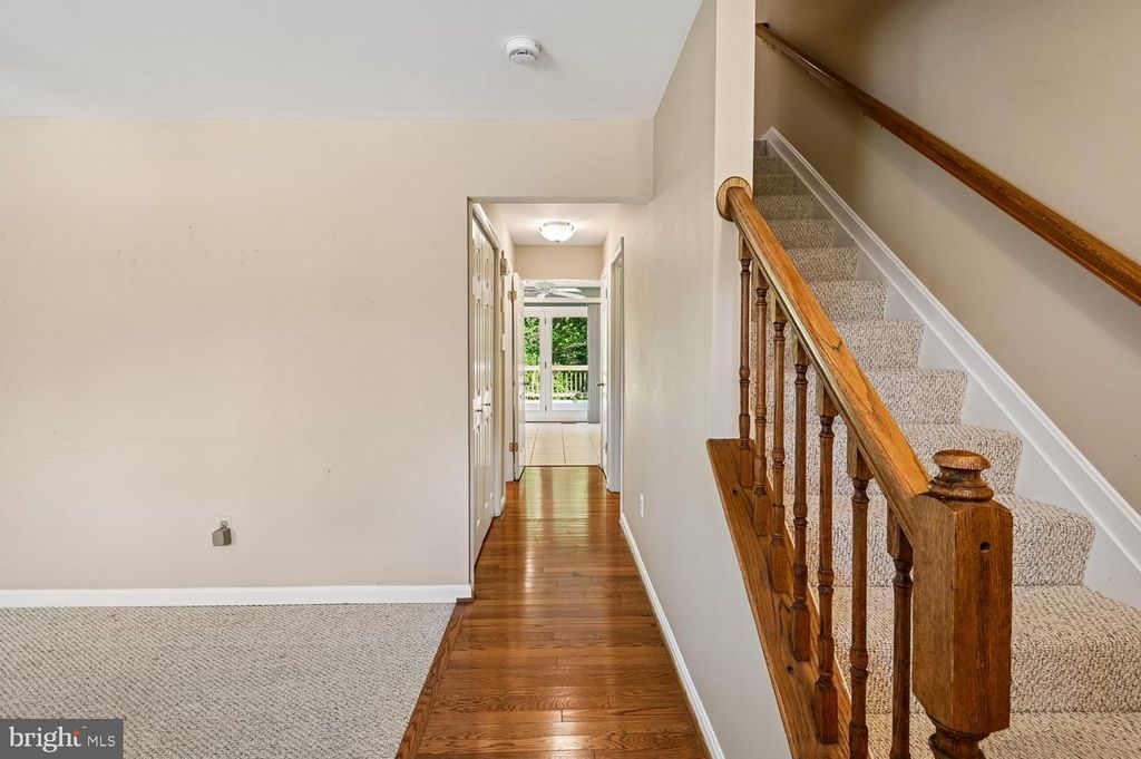 Image 4 of property listing at 434 PEACH CT, Annapolis, MD 21409