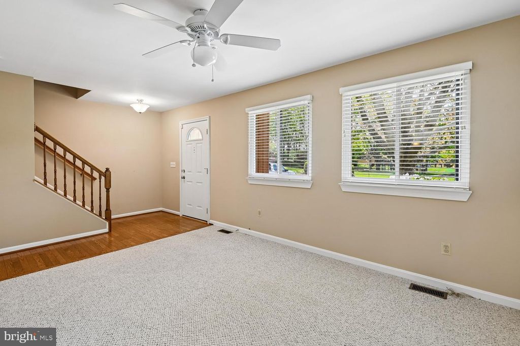 Image 5 of property listing at 434 PEACH CT, Annapolis, MD 21409
