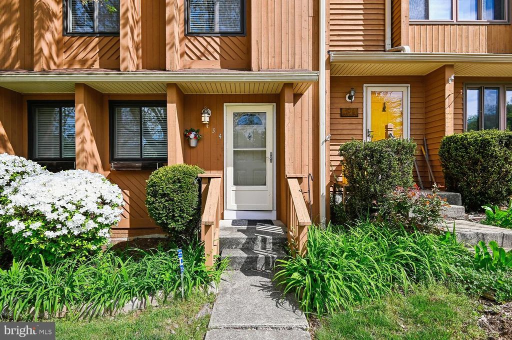 Image 50 of property listing at 434 PEACH CT, Annapolis, MD 21409