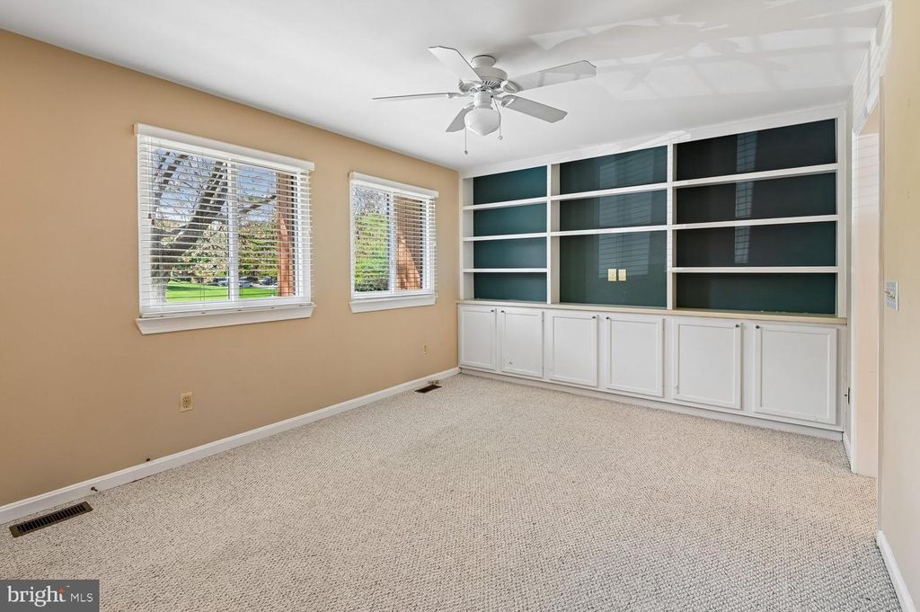 Image 6 of property listing at 434 PEACH CT, Annapolis, MD 21409