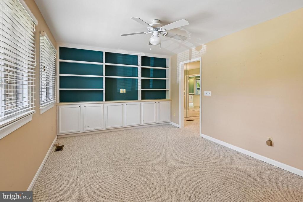 Image 7 of property listing at 434 PEACH CT, Annapolis, MD 21409