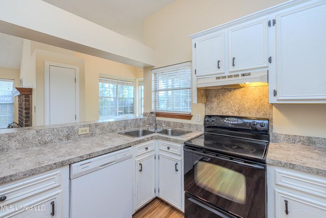 328 Indian Summer Lane, Clinton, MS 39056