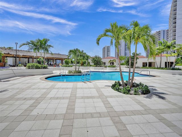 20281 E Country Club Drive 404, Aventura, FL 33180