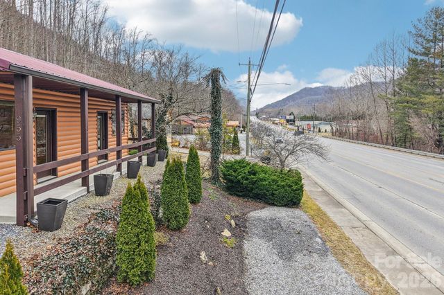 955 Soco Road, Maggie Valley, NC 28751