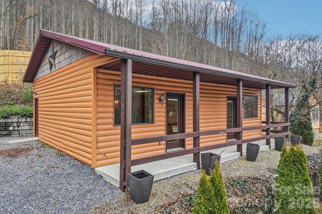 955 Soco Road, Maggie Valley, NC 28751