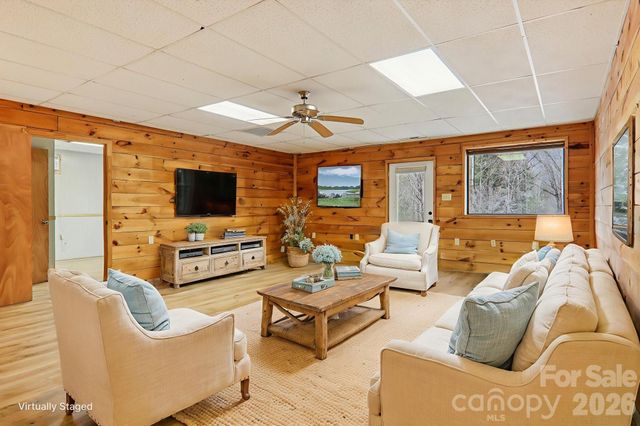955 Soco Road, Maggie Valley, NC 28751
