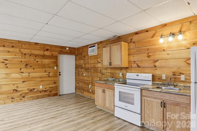 955 Soco Road, Maggie Valley, NC 28751