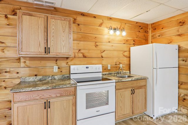955 Soco Road, Maggie Valley, NC 28751