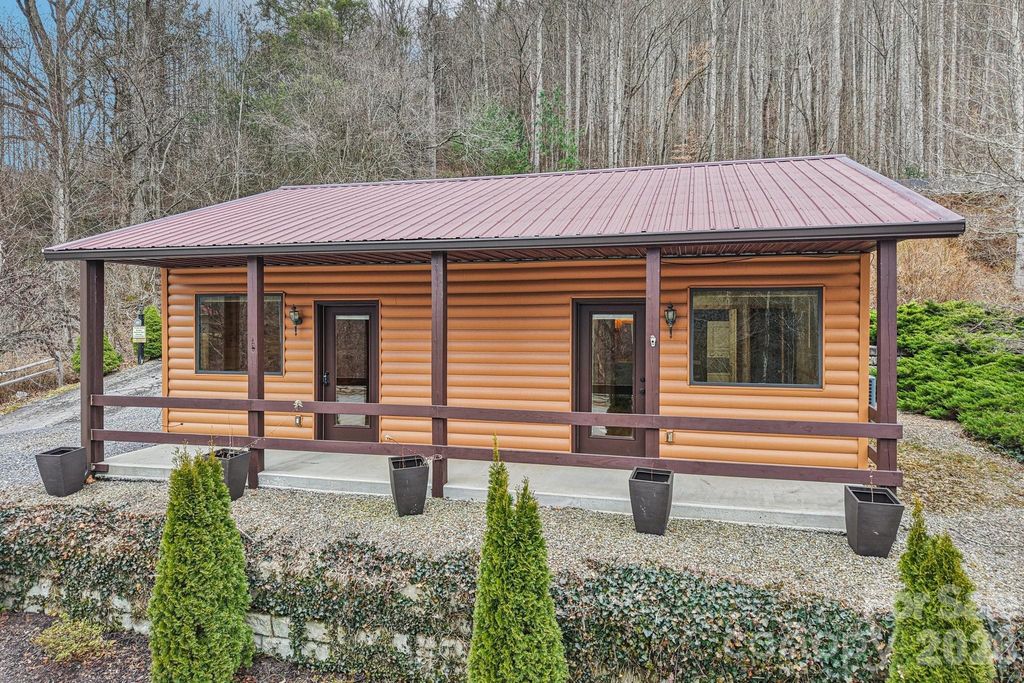 955 Soco Road, Maggie Valley, NC 28751