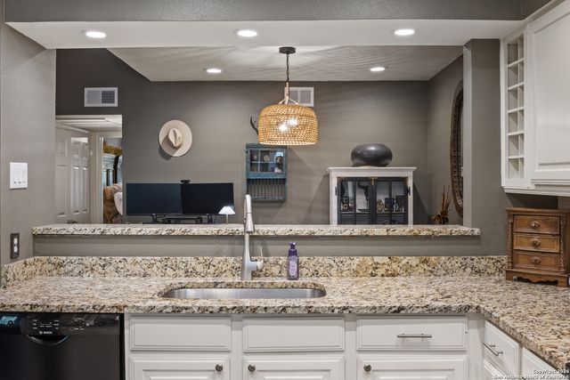 13130 Blanco Rd Apt 1504, San Antonio, TX 78216