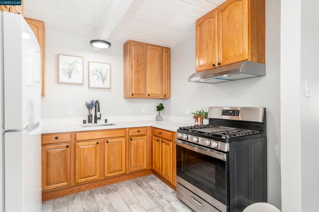 2843 Moyers Rd, Richmond, CA 94806