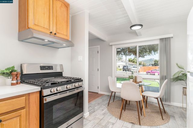 2843 Moyers Rd, Richmond, CA 94806