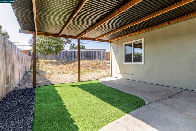 2843 Moyers Rd, Richmond, CA 94806