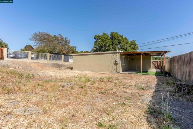 2843 Moyers Rd, Richmond, CA 94806