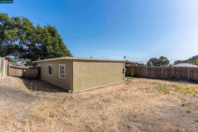 2843 Moyers Rd, Richmond, CA 94806