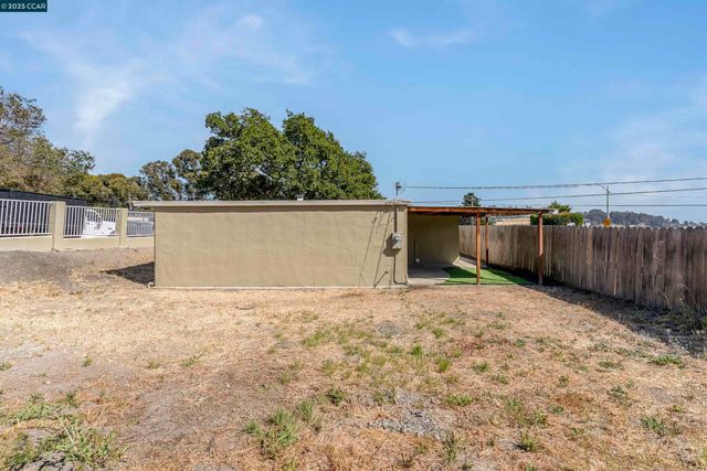 2843 Moyers Rd, Richmond, CA 94806