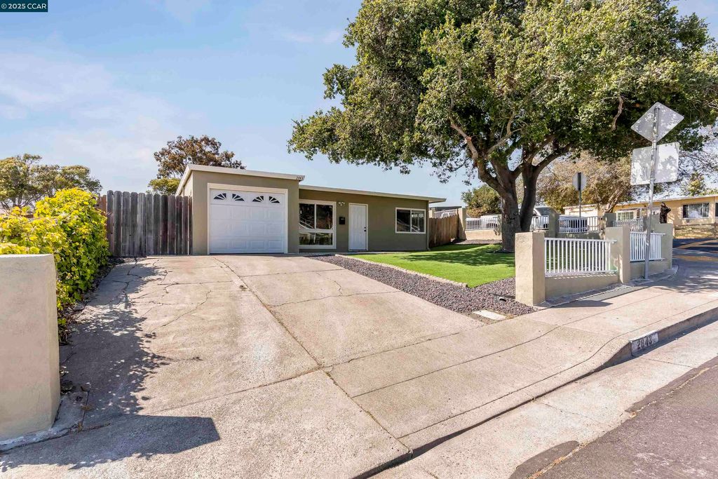 2843 Moyers Rd, Richmond, CA 94806