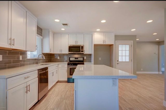 1424 W 6th Place, Mesa, AZ 85201