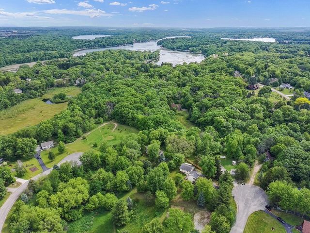 W5838 Mariner Hills COURT, Elkhorn, WI 53121