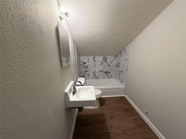 7010 Corsicana Street B, Houston, TX 77020