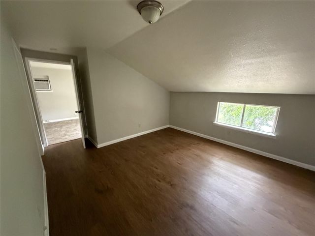 7010 Corsicana Street B, Houston, TX 77020
