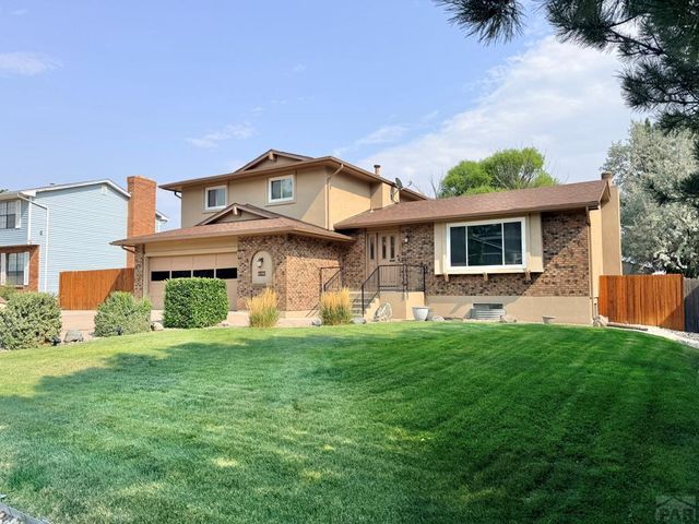 1142 Bluestem Blvd, Pueblo, CO 81001