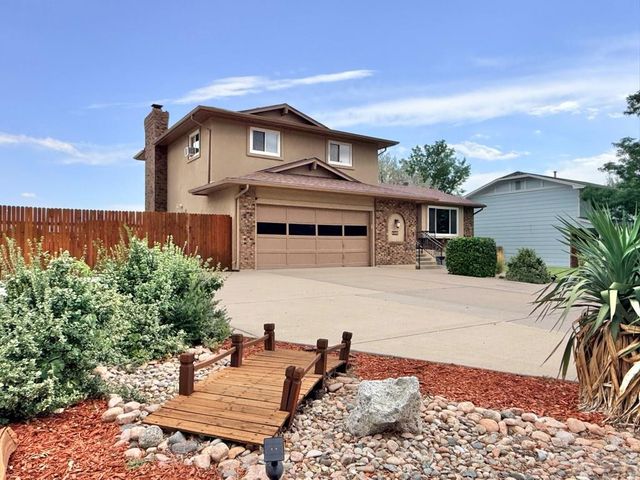 1142 Bluestem Blvd, Pueblo, CO 81001