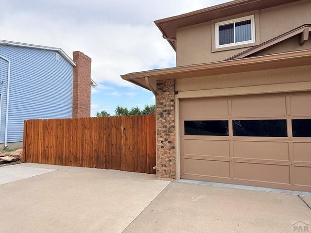 1142 Bluestem Blvd, Pueblo, CO 81001