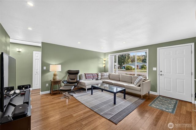 8819 123rd Avenue SE, Newcastle, WA 98056