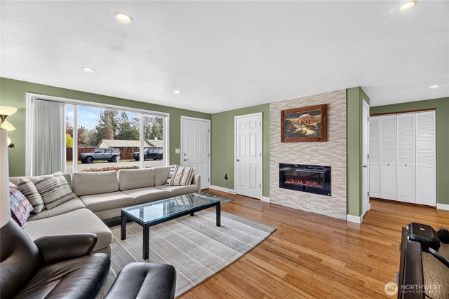 8819 123rd Avenue SE, Newcastle, WA 98056