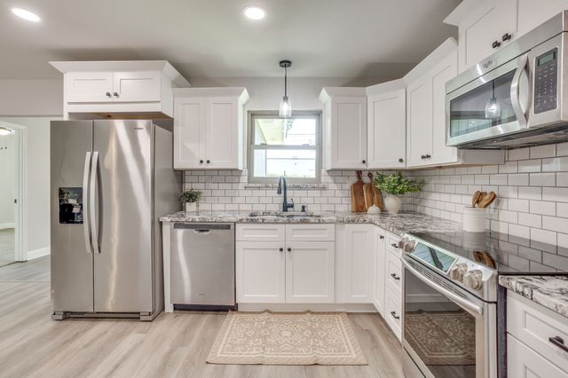 104 Thomas Street, Joshua, TX 76058