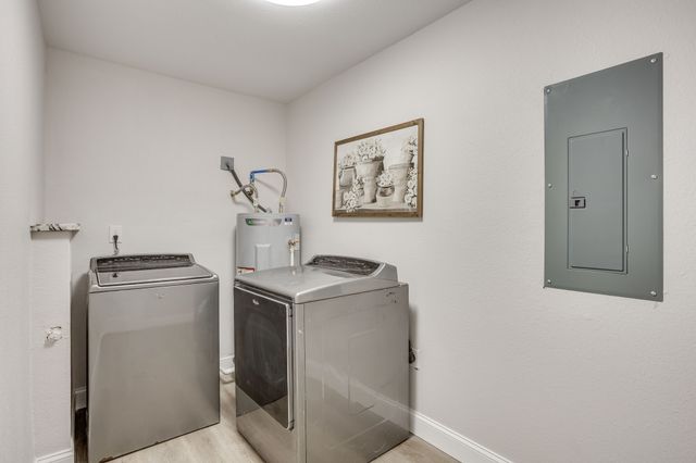 104 Thomas Street, Joshua, TX 76058