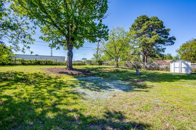 104 Thomas Street, Joshua, TX 76058