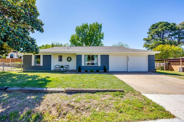 104 Thomas Street, Joshua, TX 76058