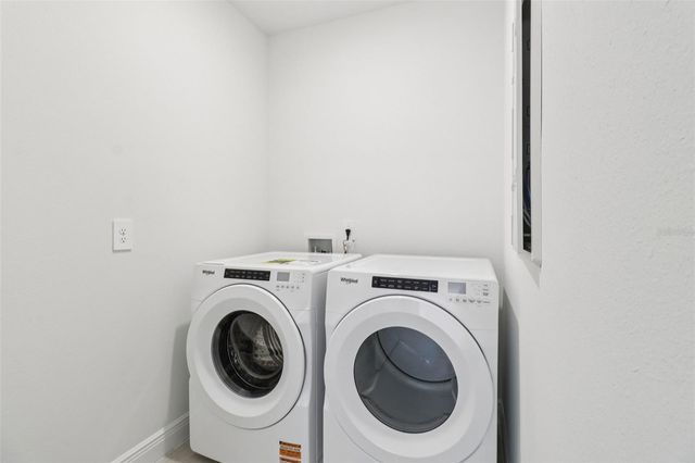 875 SUNSHOWER DRIVE, Lady Lake, FL 32159