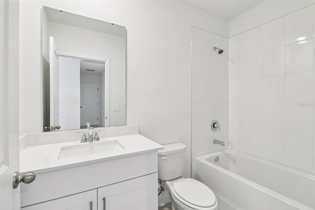 875 SUNSHOWER DRIVE, Lady Lake, FL 32159